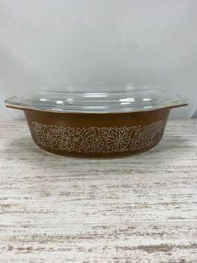 Corningware Brown Casserole Dish Woodland White Floral Band With Pyrex Lid 2.5 L